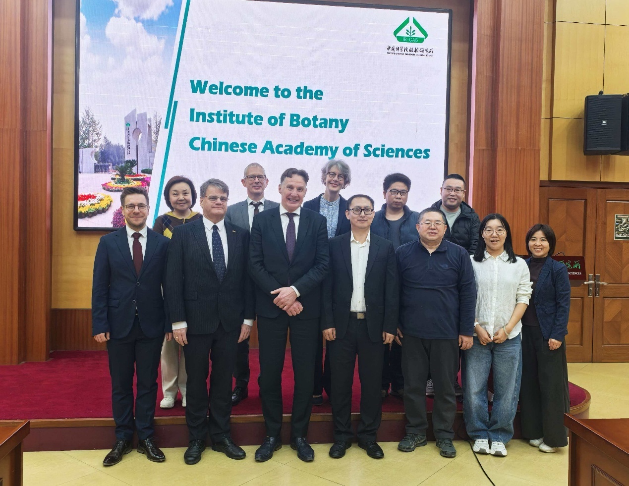 Mr. Meeuwes Brouwer, Chief Phytosanitary Officer of the Dutch Ministry of Agriculture, Fisheries, Food Security and Nature, and his delegation visited IBCAS